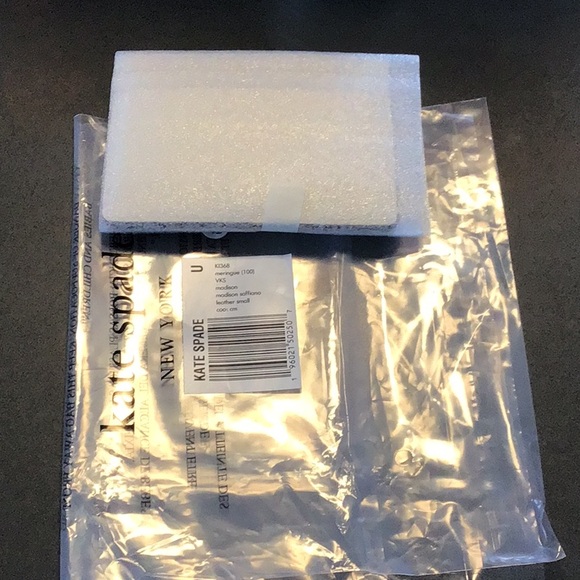 Kate Spade NWT Madison Saffiano Leather Card Wallet. - Picture 5 of 5